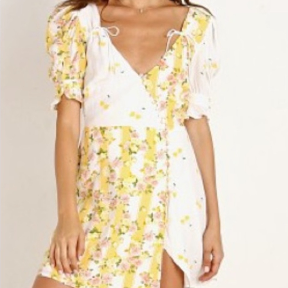 Beautiful dress! For love and lemons 🍋 original dress :)